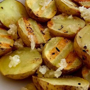 Lecker schmecker Kartoffeln mit Butter und Knoofi vom OptiGrill